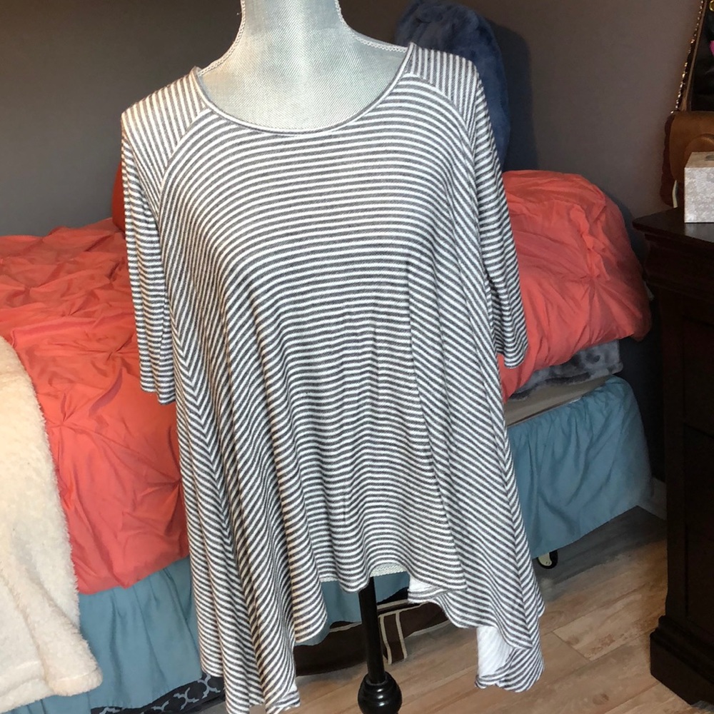 Quarter sleeve shirt